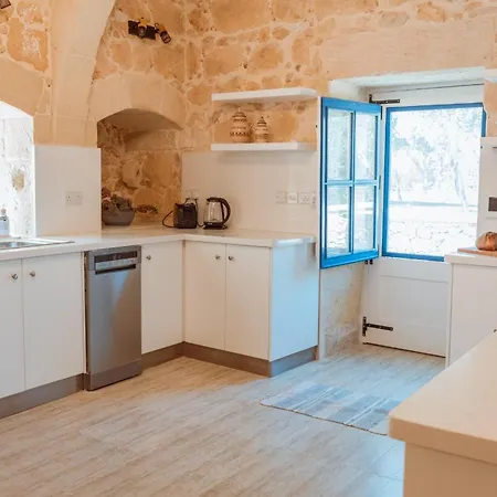 Villa Oliva Sleeps 8 With Gym