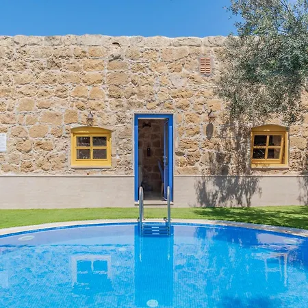 Oliva Sleeps 8 With Gym