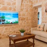 Oliva Sleeps 8 With Gym Шаара