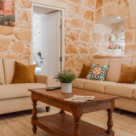 Oliva Sleeps 8 With Gym Villa Xagħra